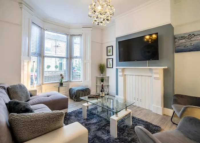 13 Vyner Street